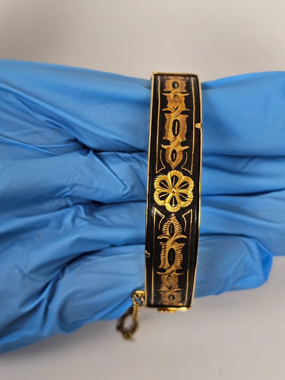 Vtg Damascene Floral Hinged Bangle Bracelet Black Rose Yellow Gold Tone Inlay - Picture 13 of 14